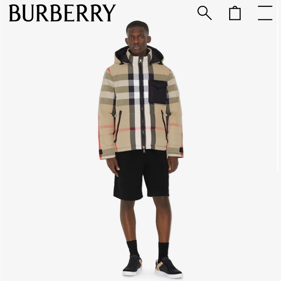 Authentic Burberry Puffer jacket Size: M
Gently used minimal signs of wear - Picture 8 of 8